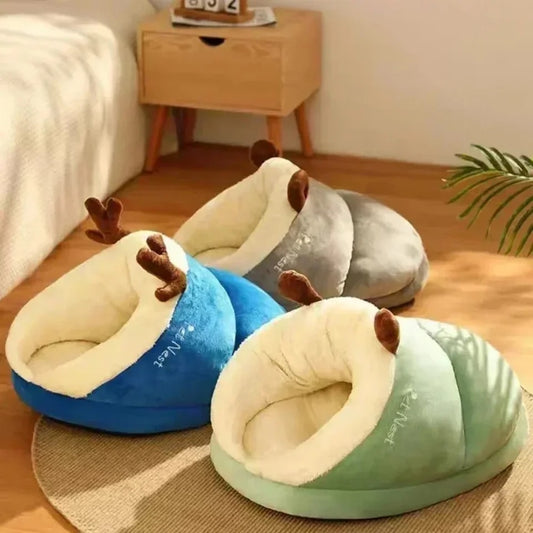 Soft Cute Slippers Shaped Cat /Dog Bed Semi Enclosed Thickened Cushion Bed Pet Supplies
